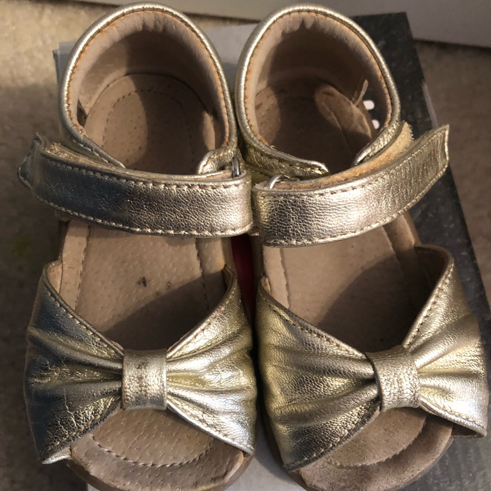 Gold See kai run shoes